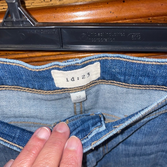 Id:23 ankle length jeans midrise size 32 - Picture 2 of 3
